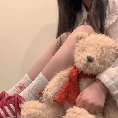 当红小花深夜密会神秘女子，连日来内幕曝光，后援会发声明